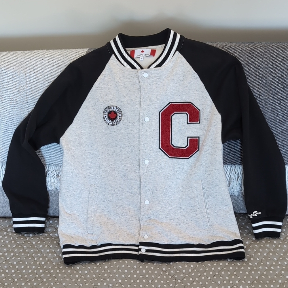 Hudson's Bay, Strong And Free Team Canada Womens White /Black Jacket.XL